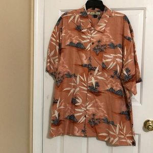Men’s island short sleeve button down shirt. XL